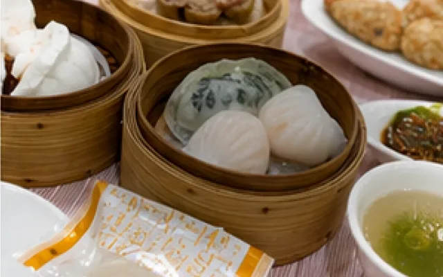 홍콩에서 맛볼 음식과 식당 분위기를 담은 팀호완 삼수이포점 대표 이미지