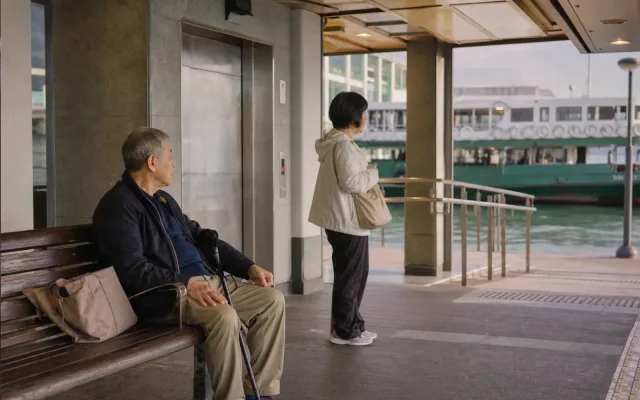 홍콩의 장소와 이동 풍경을 담은 많이 걷기 어려운 날은 항구 양쪽만 연결하기 대표 이미지