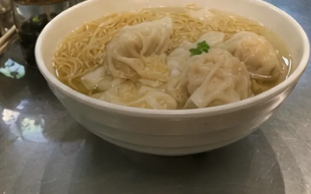 홍콩에서 맛볼 음식과 식당 분위기를 담은 침차이키 웰링턴 스트리트 대표 이미지