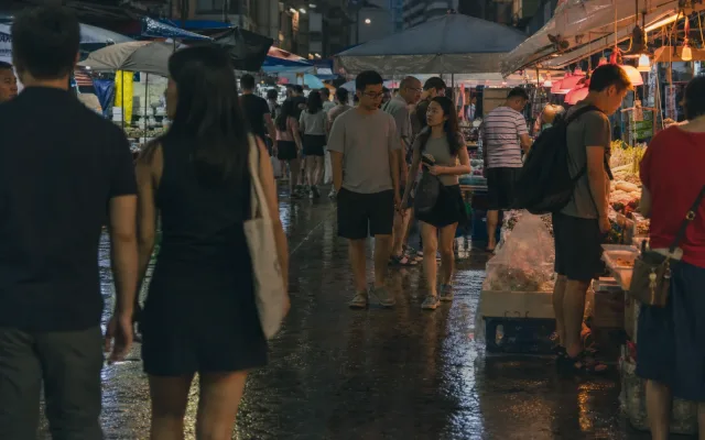 홍콩의 주요 장소와 거리 풍경을 담은 센트럴 마켓 대표 이미지